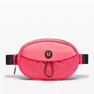Lululemon Take It On Belt Bag *1L Guava Pink